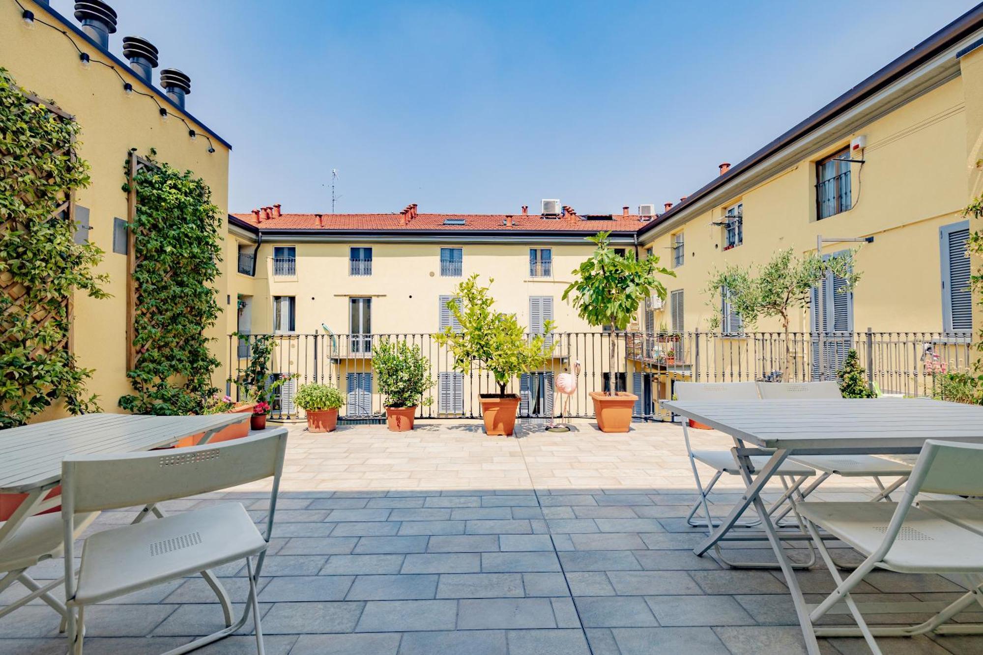 Vintage Gem - 8 Min Duomo Apartment Милано Екстериор снимка